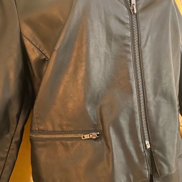 Sisley Leather Jacket. Gently pre-worn. - Picture 3 of 6
